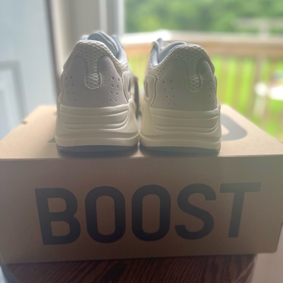 Adidas Yeezy Boost 700 Analog - Picture 5 of 6